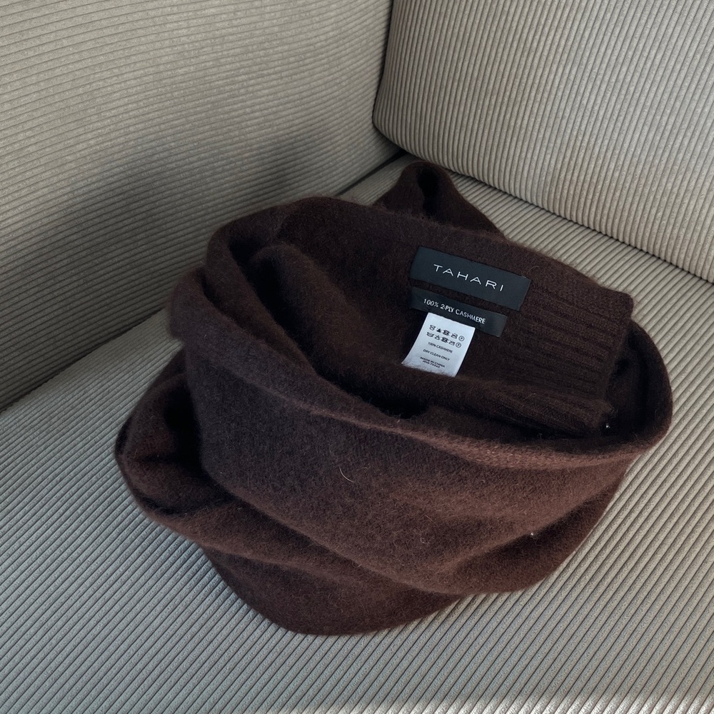 Tahari Dark Brown 100% Cashmere Scarf